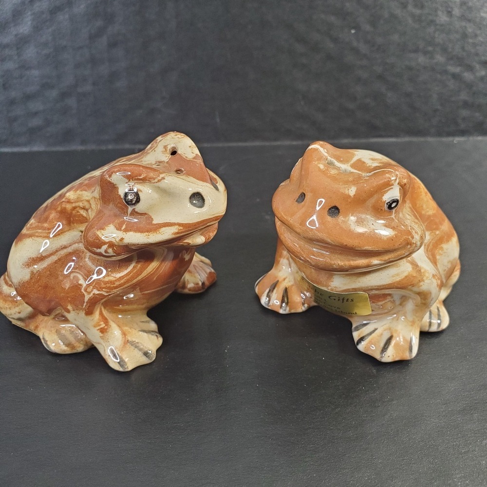Alaskan Clay FROG Salt & Pepper Shaker Set Brown Cream‎ Swirl Made In Alaska